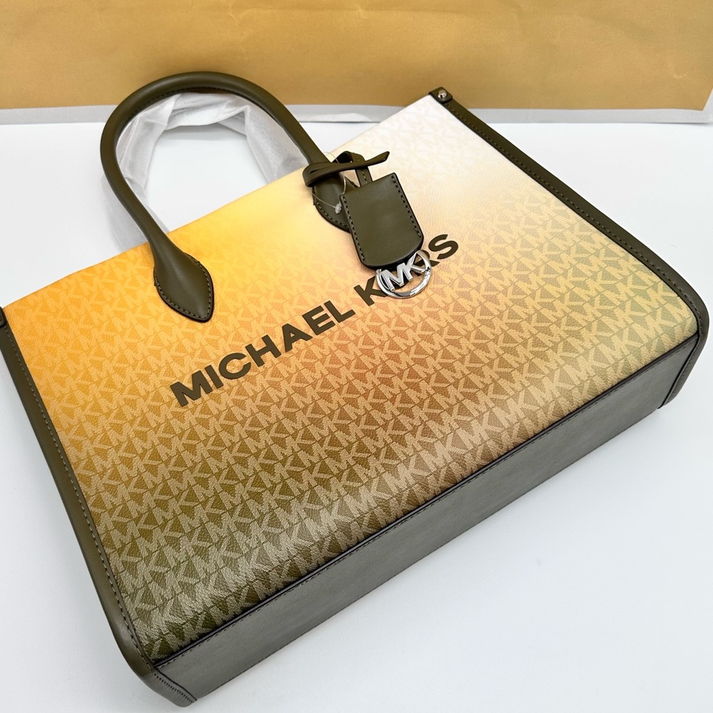 MICHAEL KORS
Mirella Medium Ombré Signature Logo Tote Bag Olive Combo color - Picture 9 of 16